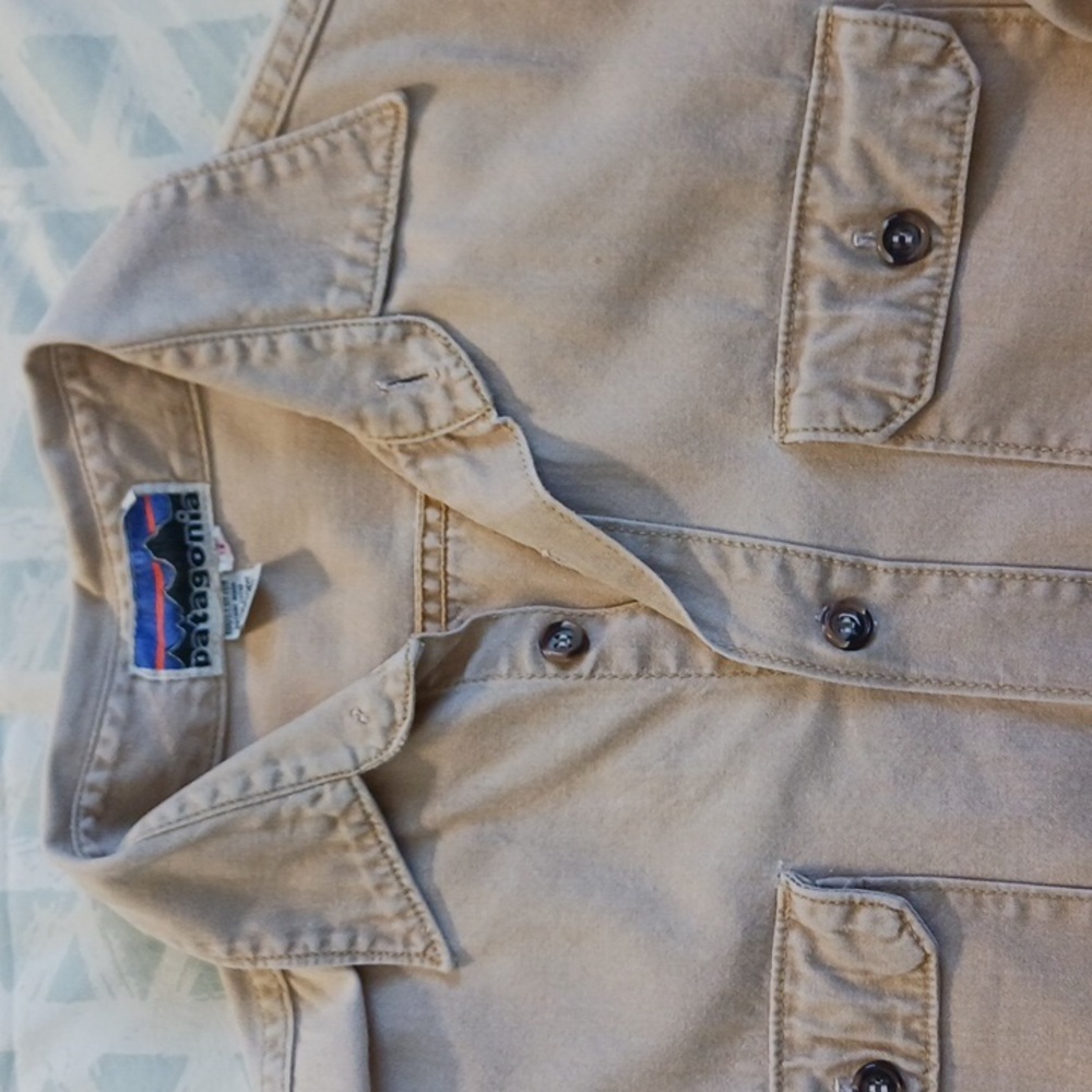 VINTAGE Patagonia Button-down Cream-colored Workshirt, Men's Medium